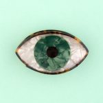 coucou suzette hair claw green eye