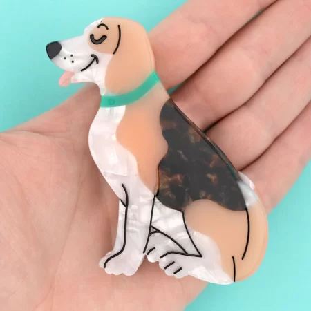 coucou suzette hair claw beagle dog
