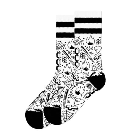 Ασπρες αθλητικες καλτσες american socks broken chain με μαυρα σχεδια και δυο μαυρες ριγες στο επανω μερος.