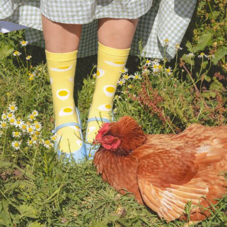 Βαμβακερες καλτσες σε κιτρινο χρωμα coucou suzette eggs με σχεδιo βραστα αυγα.