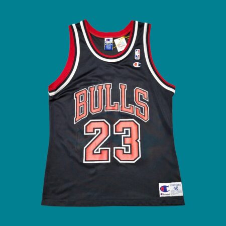 Vintage 90s CHAMPION CHICAGO BULLS x MICHAEL JORDAN NBA Jersey S-M