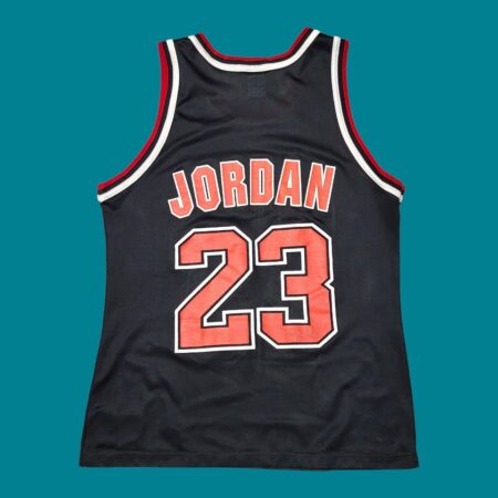 Vintage 90s CHAMPION CHICAGO BULLS x MICHAEL JORDAN NBA Jersey S-M